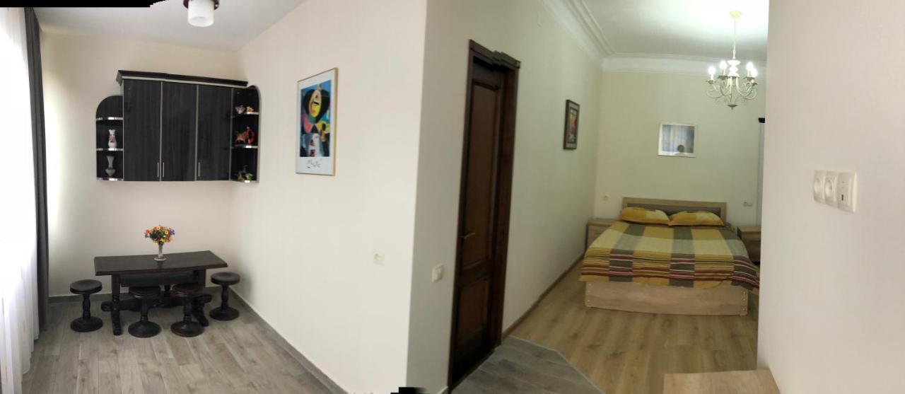 Temo Guest House 10 Batumi Exterior photo